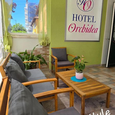 Hotel Orchidea Lignano Sabbiadoro Bagian luar foto