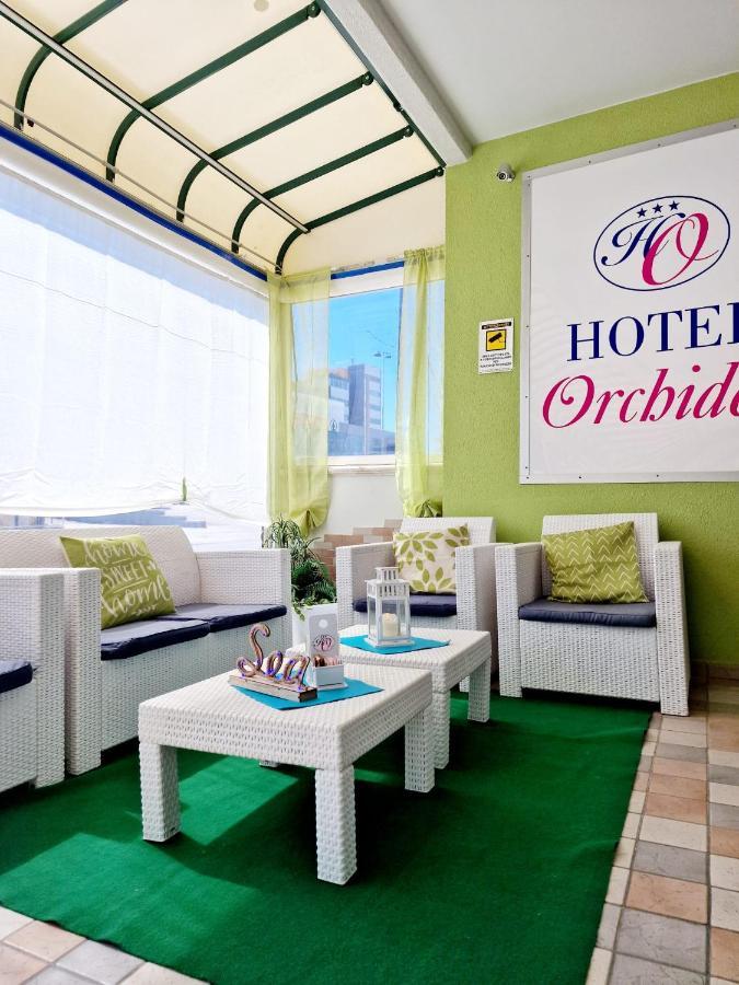 Hotel Orchidea Lignano Sabbiadoro Bagian luar foto