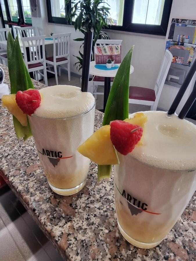 Hotel Orchidea Lignano Sabbiadoro Bagian luar foto