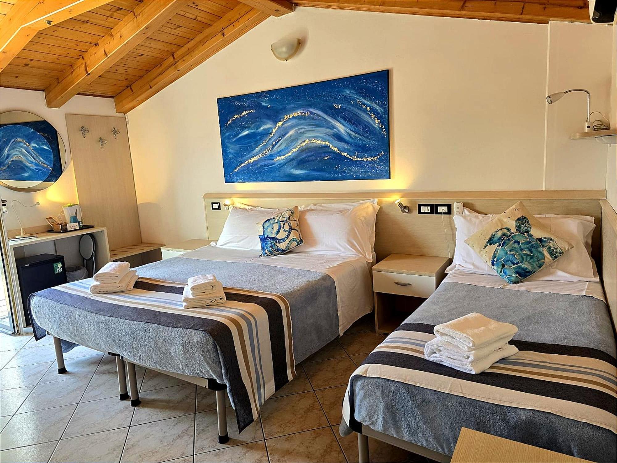 Hotel Orchidea Lignano Sabbiadoro Bagian luar foto