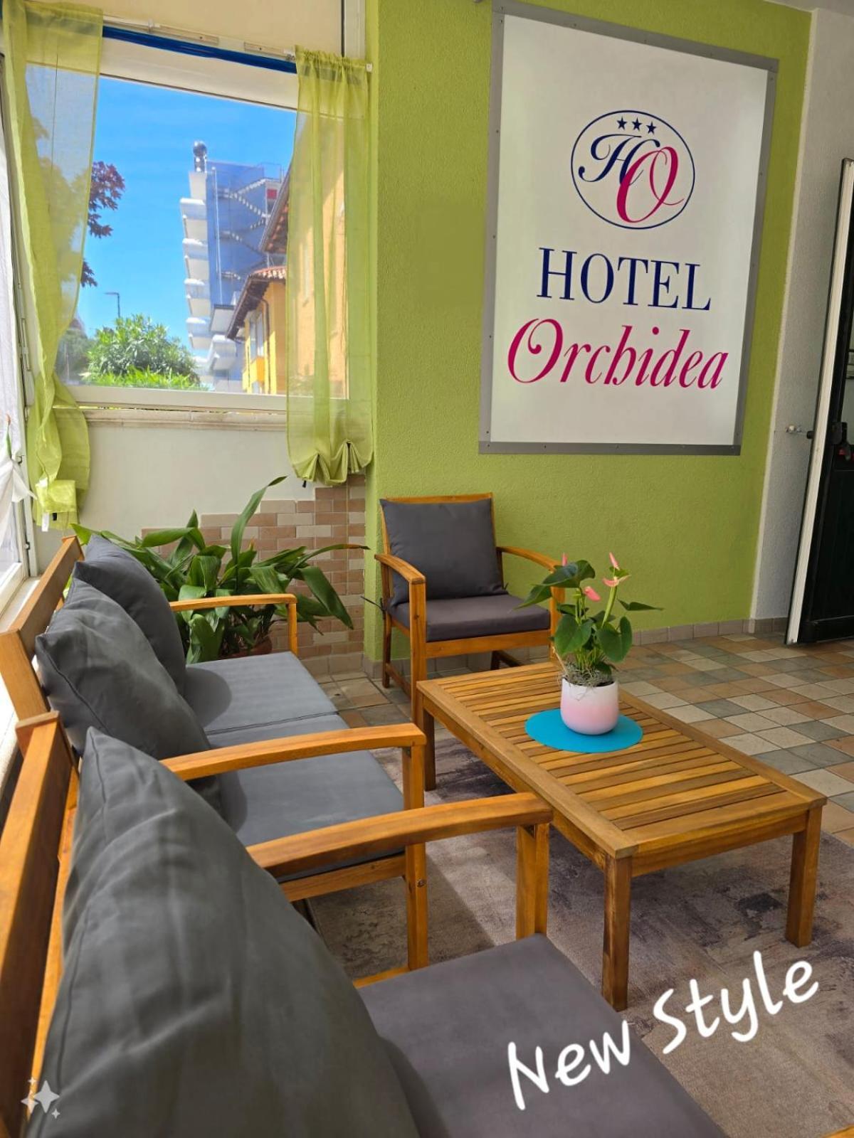 Hotel Orchidea Lignano Sabbiadoro Bagian luar foto