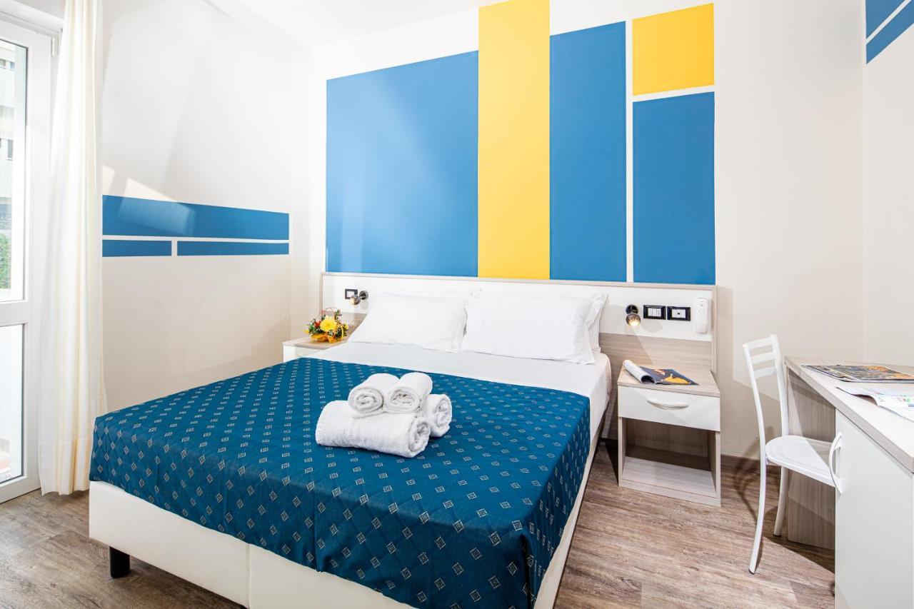 Hotel Orchidea Lignano Sabbiadoro Bagian luar foto