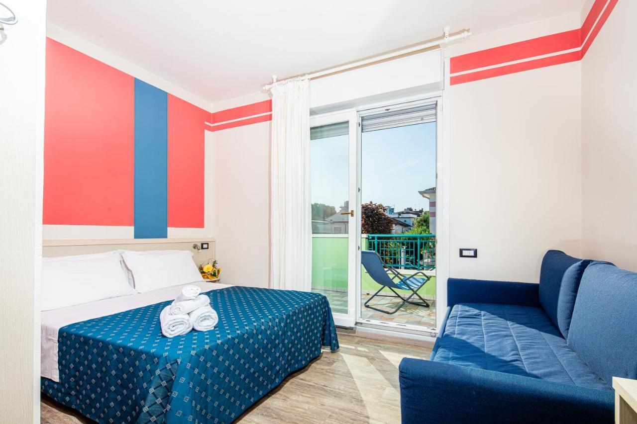Hotel Orchidea Lignano Sabbiadoro Bagian luar foto