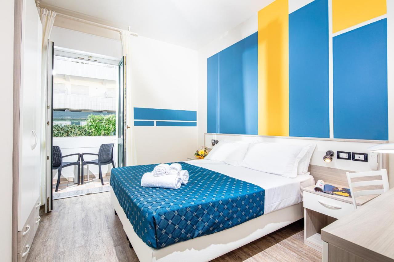 Hotel Orchidea Lignano Sabbiadoro Bagian luar foto